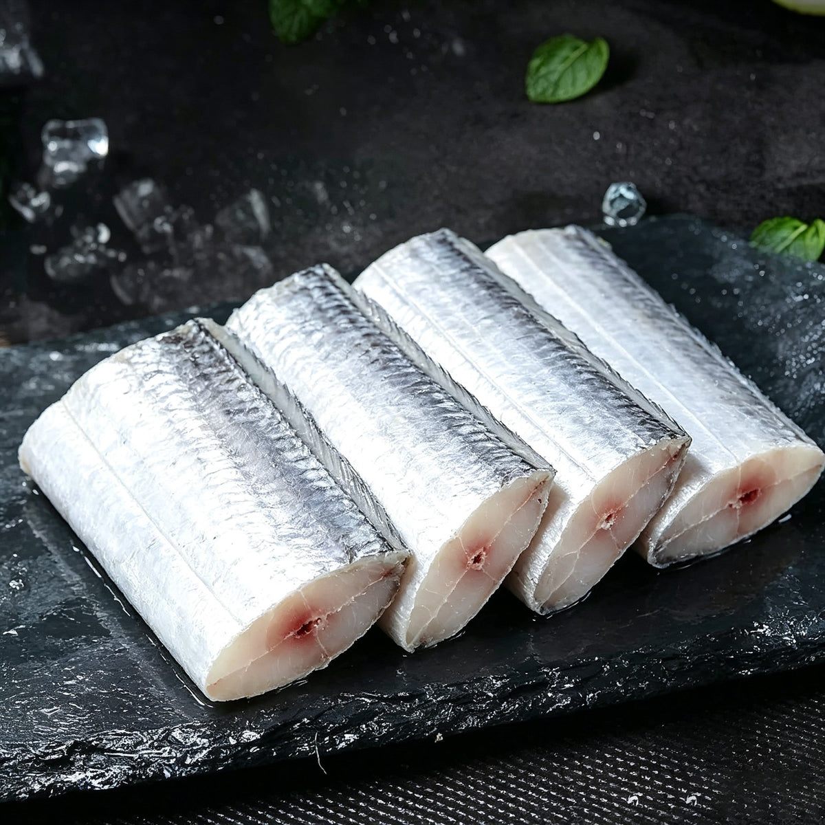 Thick beltfish middle-cut sections, head and tail removed